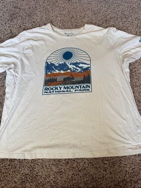 Columbia White Rocky Mountain Graphic Short Sleeve Tee
